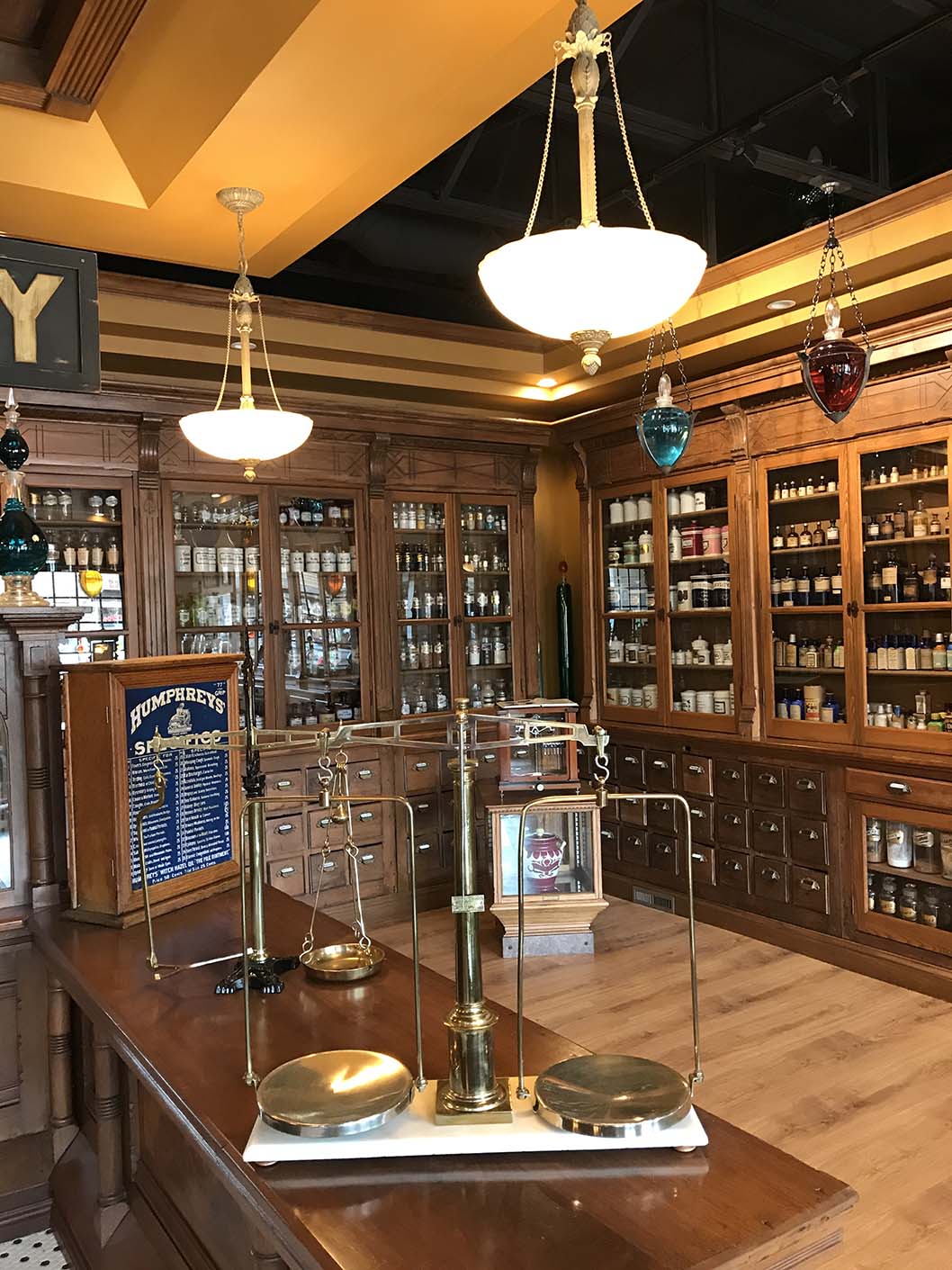 pharmacists-area-front-4-pharmacy-research-center